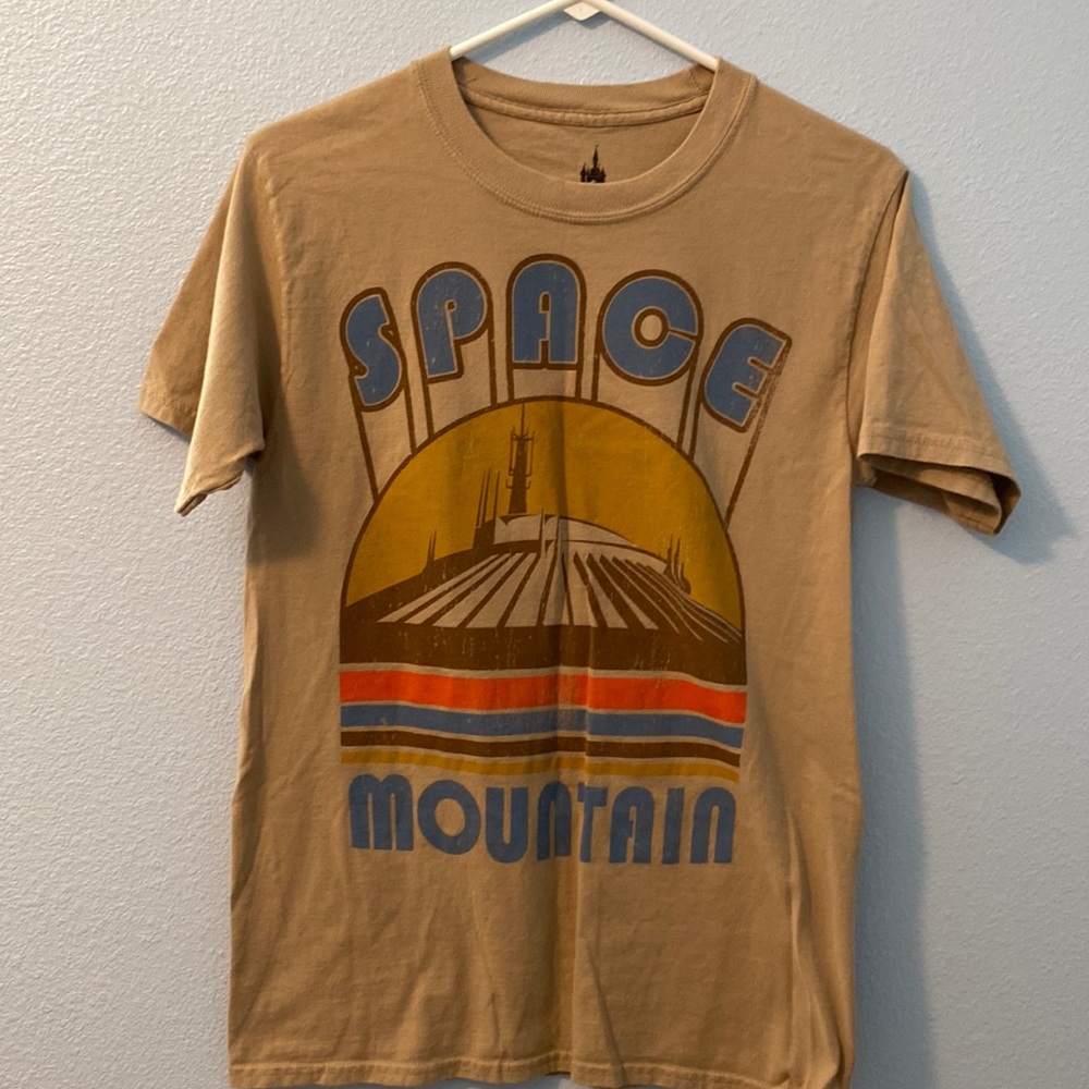 Disneyland t-shirt